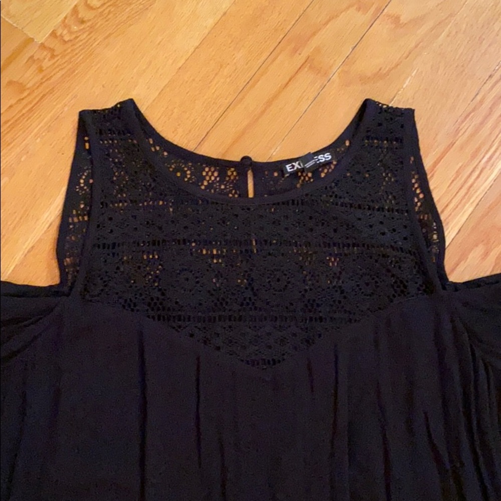 Express open shoulder top. - Picture 2 of 10